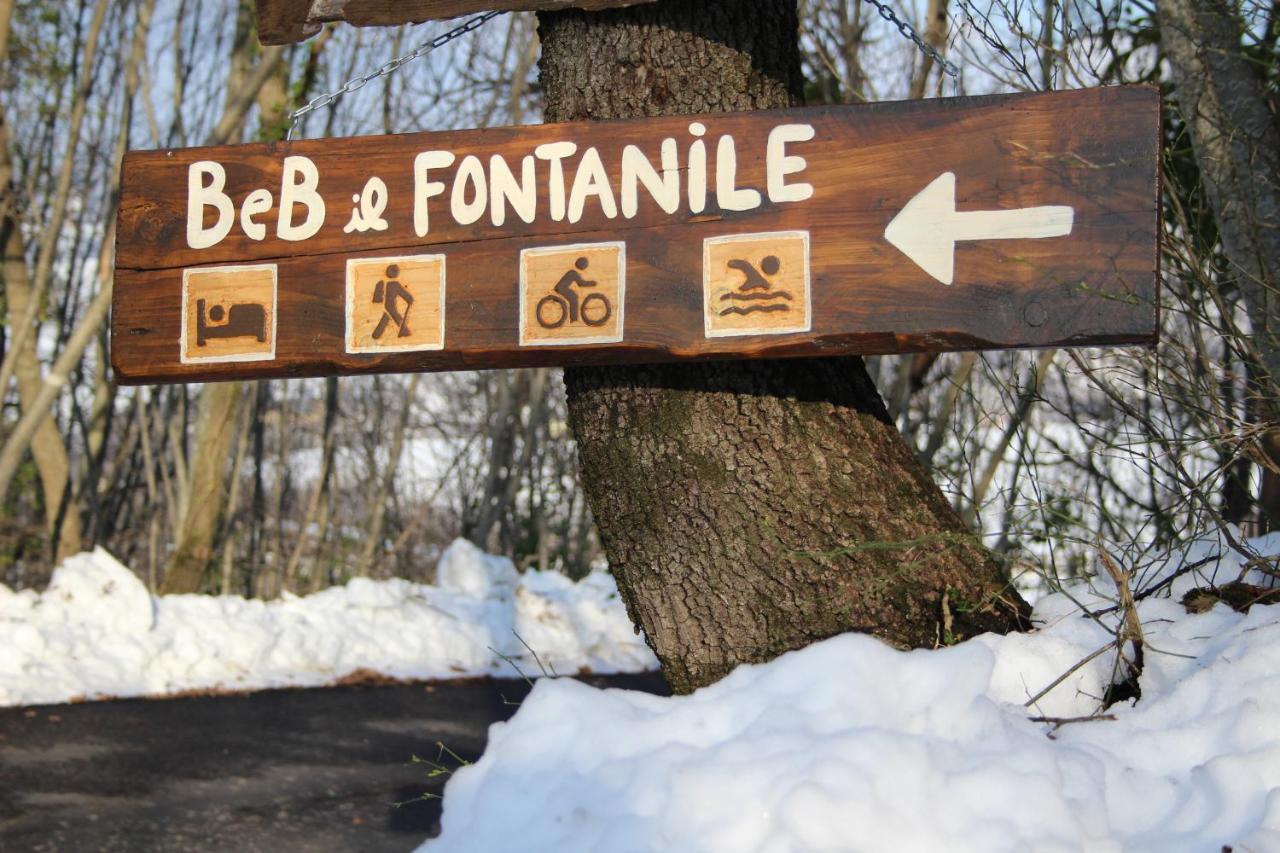 Casale Fontanile Bed And Breakfast Smerillo Bagian luar foto