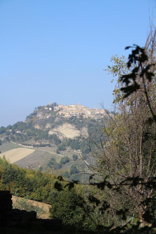 Casale Fontanile Bed And Breakfast Smerillo Bagian luar foto